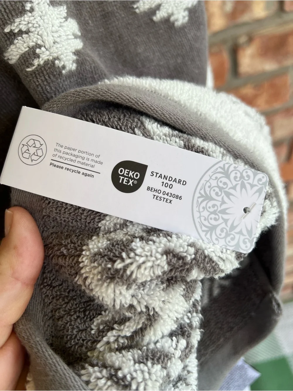 Serendipity Gray & White Decorative Bath Towel Reversible 100% cotton New